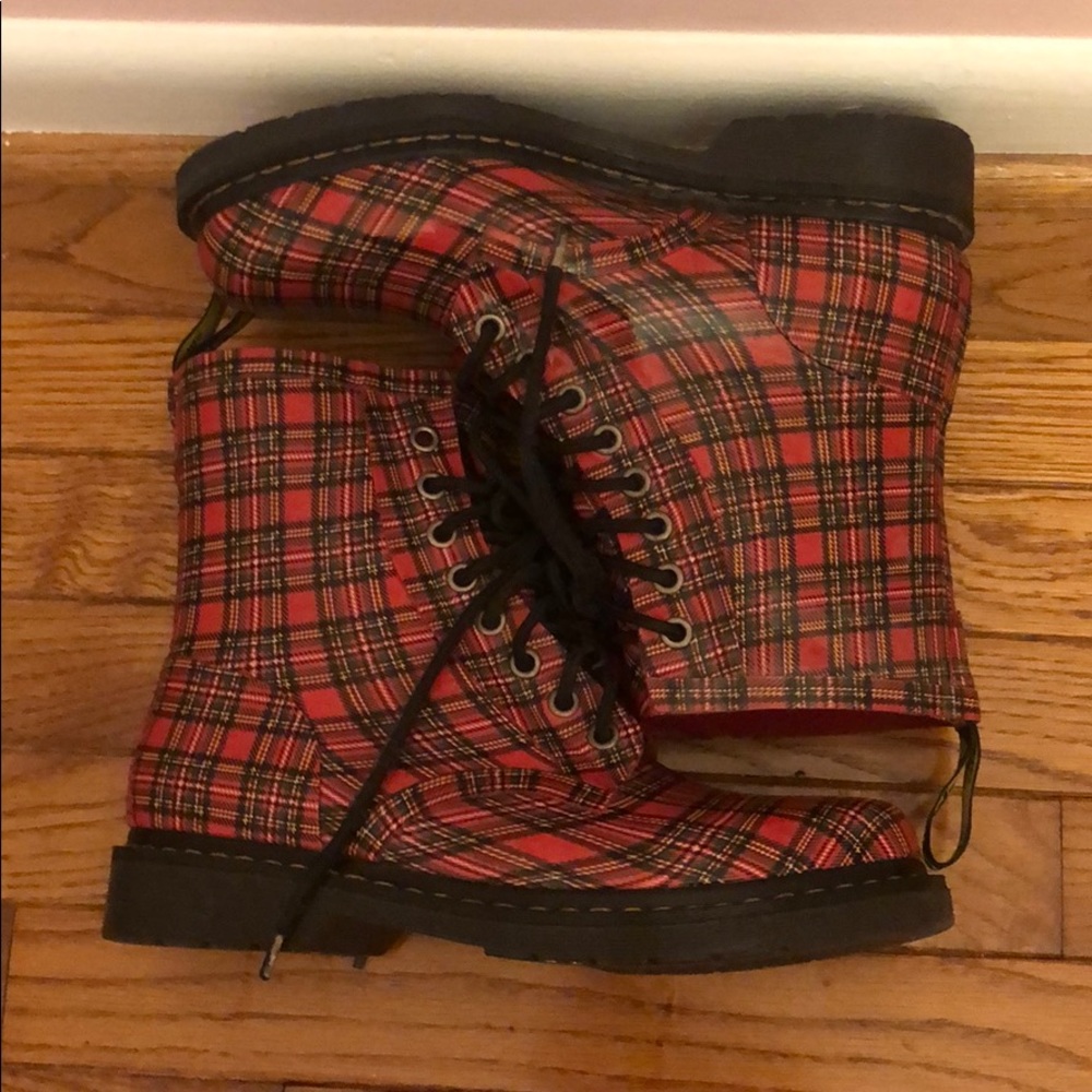 Women’s Size 9 Plaid Dr. Martens